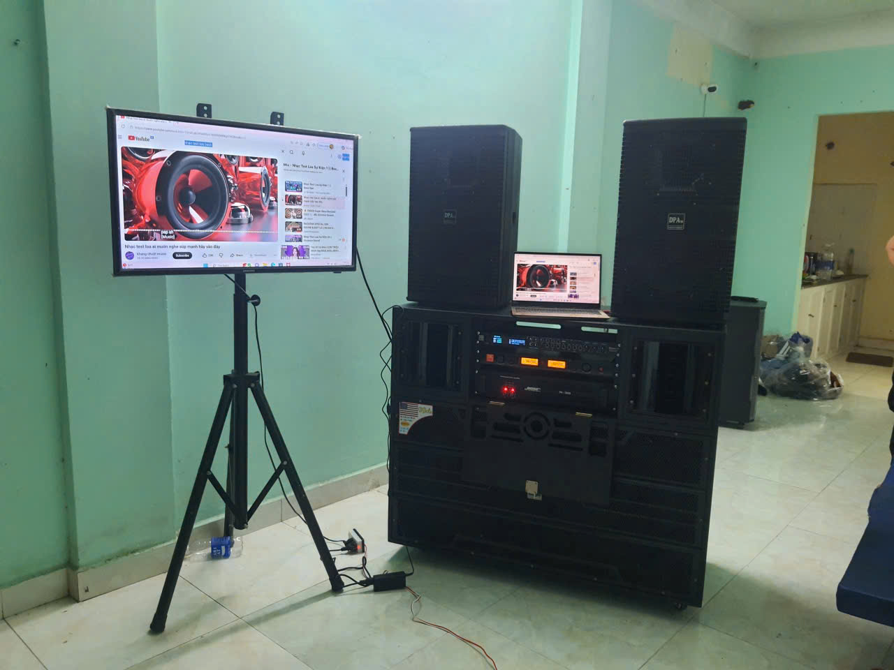 D&agrave;n loa k&eacute;o c&ocirc;ng suất lớn